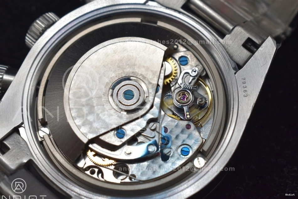 Bay White 1:1 on SS TWS Dial A Resilient Bracelet Black SS Best Edition Chrono 522 0722
